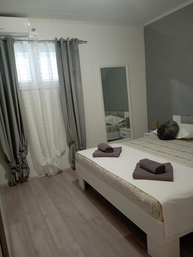 Pia Apartment Дугі-Рат Екстер'єр фото