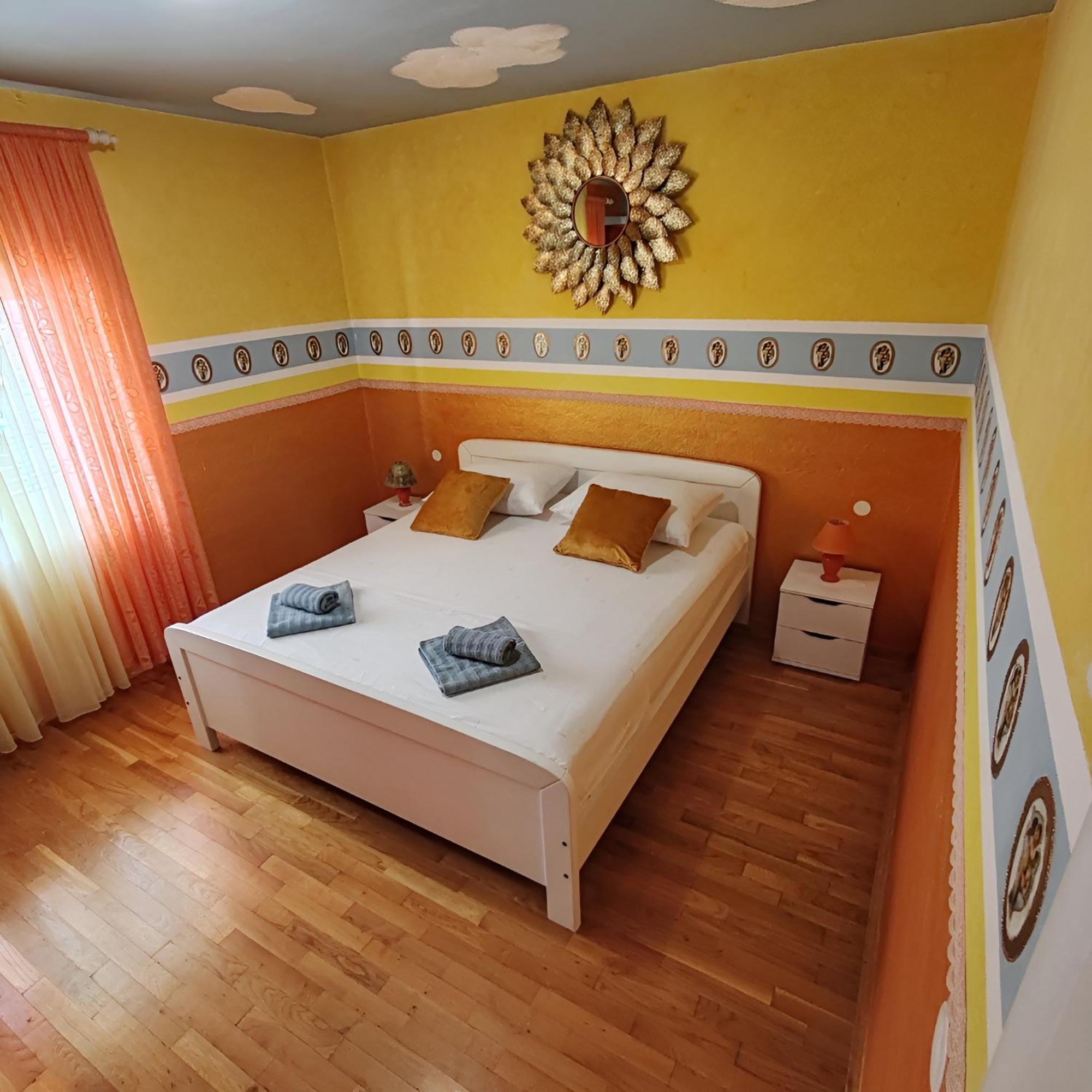 Pia Apartment Дугі-Рат Екстер'єр фото
