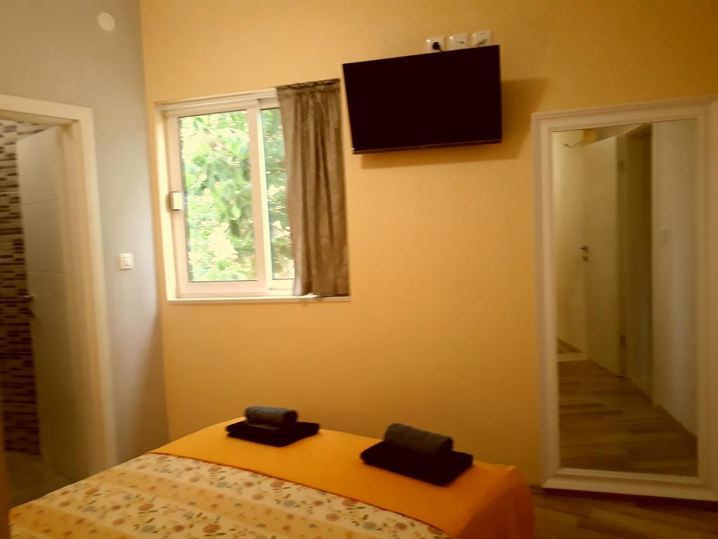 Pia Apartment Дугі-Рат Екстер'єр фото
