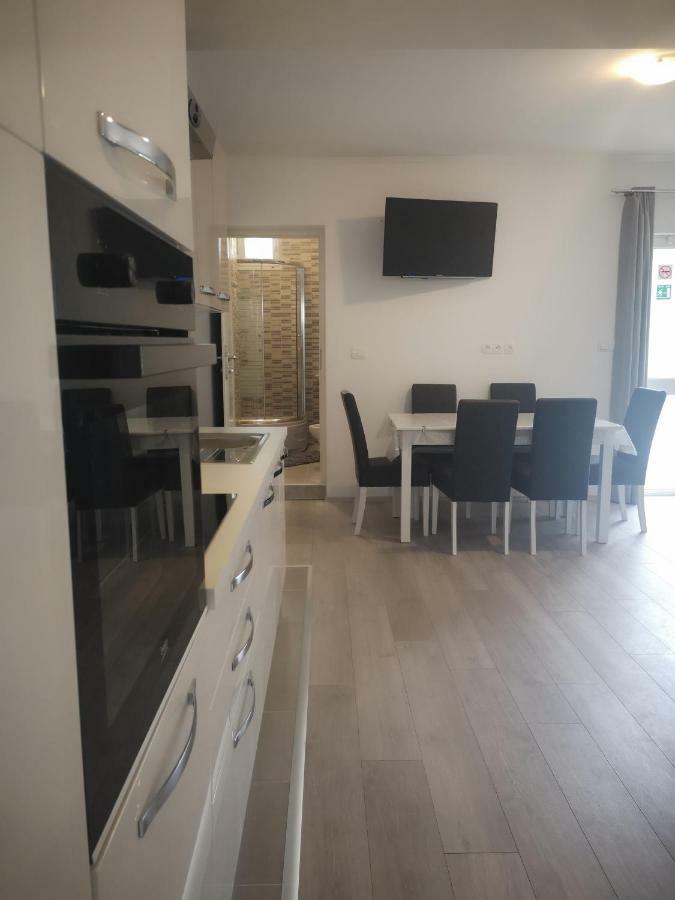 Pia Apartment Дугі-Рат Екстер'єр фото