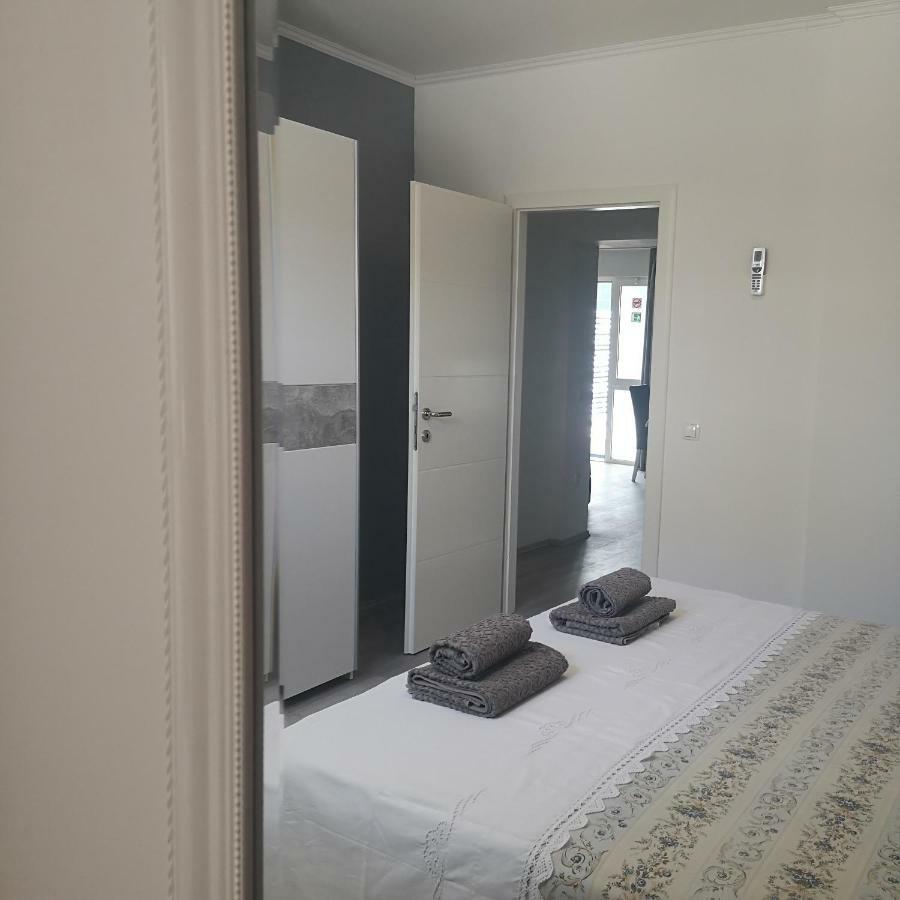 Pia Apartment Дугі-Рат Екстер'єр фото