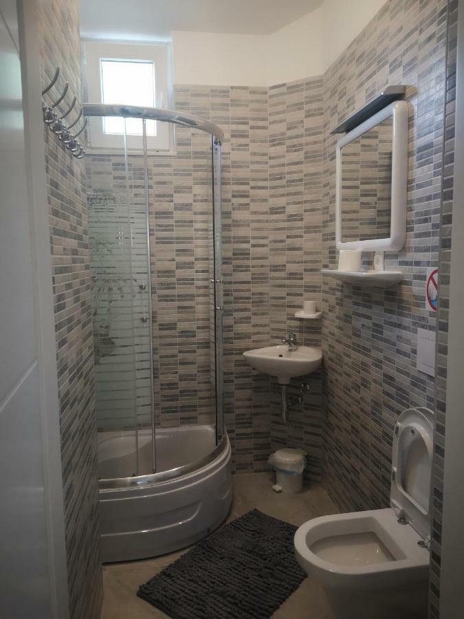 Pia Apartment Дугі-Рат Екстер'єр фото